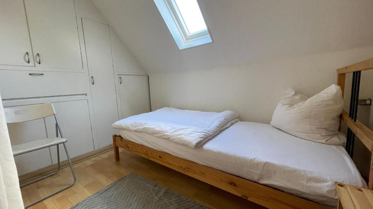 Appartement Gaestehaus-schild